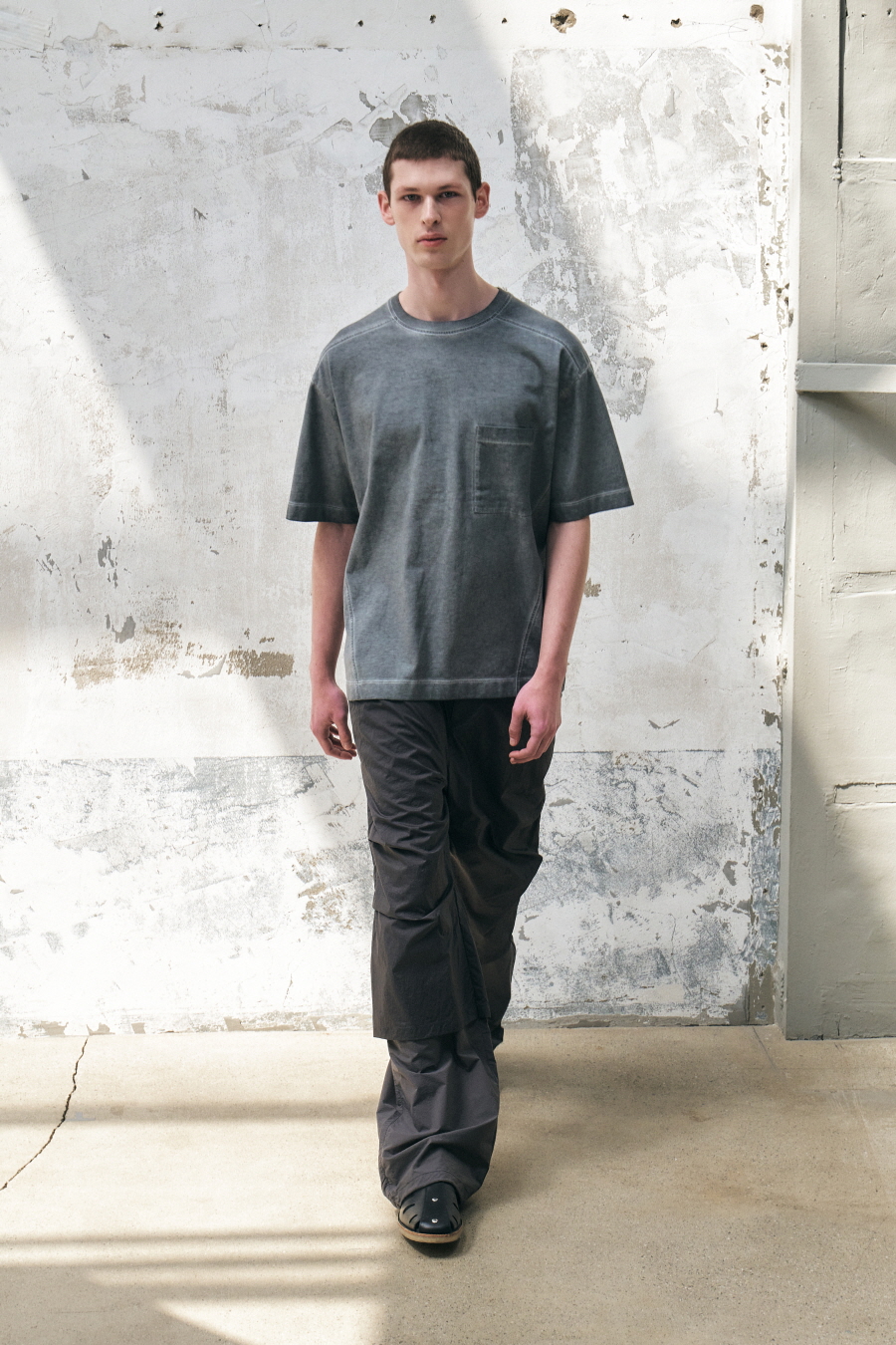 MUSINSA | INSILENCE Luna Washed Pocket T-Shirt LIGHT GREY MUSINSA | INSILENCE Luna Washed Pocket T-Shirt LIGHT GREY